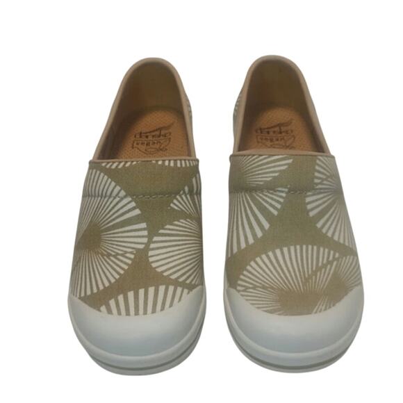 Tan Vegan Dansko Clog sz 38 - Picture 2 of 8